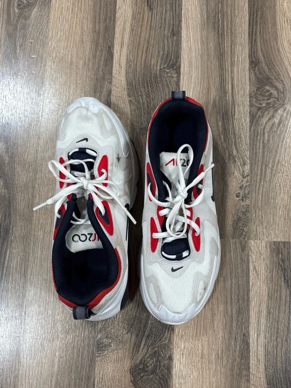 Nike Kids White and Red Low-Top Sneakers